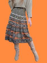 Charger l'image dans la galerie, Jupe vintage Laure - Plissée folklorique en laine. Taille S, 36, 38. Créations Gadyet. Made in France.