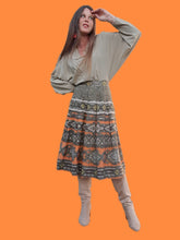 Charger l'image dans la galerie, Jupe vintage Laure - Plissée folklorique en laine. Taille S, 36, 38. Créations Gadyet. Made in France.