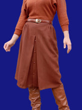 Charger l'image dans la galerie, Jupe vintage Sandra - Laine marron plissée et boutonnée. Taille L, 40, 42. Patrice Bréal. Made in France.