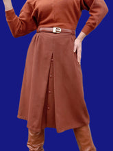 Charger l'image dans la galerie, Jupe vintage Sandra - Laine marron plissée et boutonnée. Taille L, 40, 42. Patrice Bréal. Made in France.