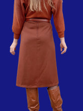 Charger l'image dans la galerie, Jupe vintage Sandra - Laine marron plissée et boutonnée. Taille L, 40, 42. Patrice Bréal. Made in France.