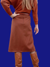Charger l'image dans la galerie, Jupe vintage Sandra - Laine marron plissée et boutonnée. Taille L, 40, 42. Patrice Bréal. Made in France.