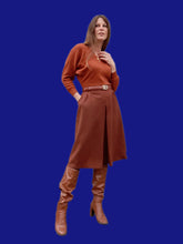 Charger l'image dans la galerie, Jupe vintage Sandra - Laine marron plissée et boutonnée. Taille L, 40, 42. Patrice Bréal. Made in France.