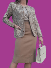 Charger l'image dans la galerie, Ensemble vintage Viviane - Laine beige fleurie. Taille S, 36, 38. Devernois Paris
