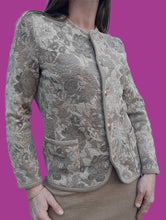 Charger l'image dans la galerie, Ensemble vintage Viviane - Laine beige fleurie. Taille S, 36, 38. Devernois Paris