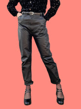 Charger l'image dans la galerie, Pantalon vintage Martha - En cuir noir, coupe droite. Taille M, 38, 40. Cuir Nappa