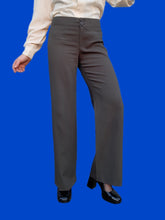 Charger l'image dans la galerie, Pantalon "Seconde" Iris - Texturé gris. Taille S, 36, 38. Armani Collezioni. Made in Italy.