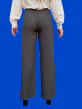 Charger l'image dans la galerie, Pantalon "Seconde" Iris - Texturé gris. Taille S, 36, 38. Armani Collezioni. Made in Italy.