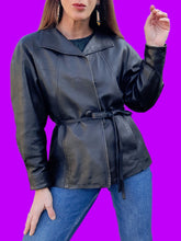 Charger l'image dans la galerie, Veste vintage Cassandre - Cuir noir. Taille M, 38, 40. Made in France.