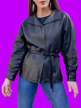Charger l'image dans la galerie, Veste vintage Cassandre - Cuir noir. Taille M, 38, 40. Made in France.