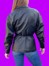 Charger l'image dans la galerie, Veste vintage Cassandre - Cuir noir. Taille M, 38, 40. Made in France.