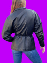Charger l'image dans la galerie, Veste vintage Cassandre - Cuir noir. Taille M, 38, 40. Made in France.