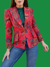 Charger l'image dans la galerie, Blazer vintage Joséphine - Jacquard fleuri rouge. Taille XS, 34, 36. Sassia - Calèche. Made in France.