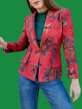 Charger l'image dans la galerie, Blazer vintage Joséphine - Jacquard fleuri rouge. Taille XS, 34, 36. Sassia - Calèche. Made in France.