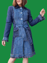 Charger l'image dans la galerie, Manteau vintage Armande - Tweed à franges et denim. Taille S, 36, 38. D&G - Dolce & Gabanna. Made in Italy.