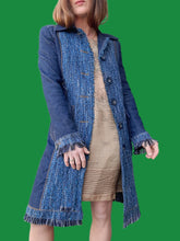 Charger l'image dans la galerie, Manteau vintage Armande - Tweed à franges et denim. Taille S, 36, 38. D&G - Dolce & Gabanna. Made in Italy.