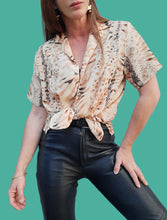 Charger l'image dans la galerie, Chemisette vintage Jenn - Imprimé Animalier. Taille L, 40, 42. Marron, beige et noir.