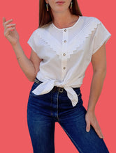 Charger l'image dans la galerie, Chemisette vintage Eugénie - Plastron en dentelle en V. Blanc. Taille XL, 42, 44.