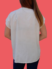Charger l'image dans la galerie, Chemisette vintage Eugénie - Plastron en dentelle en V. Blanc. Taille XL, 42, 44.