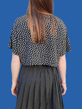 Charger l'image dans la galerie, Chemisette vintage Lou - A nouer. Pois noirs et blancs. Taille XL, 42, 44. Made in France