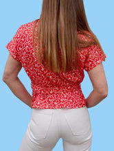 Charger l'image dans la galerie, Haut vintage Chantal - Rouge à fleurs. Ceinture assortie. Taille S, 36, 38. Made in France