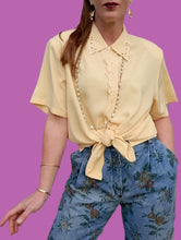 Charger l'image dans la galerie, Chemisette vintage Nadia - Col en dentelle ajourée. Jaune. Taille XXL, 44, 46.