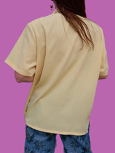Charger l'image dans la galerie, Chemisette vintage Nadia - Col en dentelle ajourée. Jaune. Taille XXL, 44, 46.