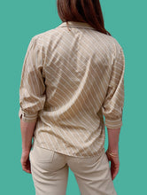 Charger l'image dans la galerie, Chemisette vintage Alice - Rayée beige et blanche. Taille S, 36, 38. Julien Paris. Made in France