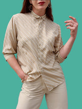 Charger l'image dans la galerie, Chemisette vintage Alice - Rayée beige et blanche. Taille S, 36, 38. Julien Paris. Made in France