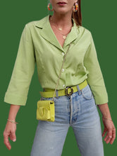 Charger l'image dans la galerie, Chemisier vintage Marielle - Soie vert Anis. Taille M, 38, 40