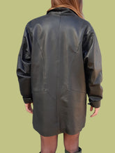Charger l'image dans la galerie, Veste vintage Julie - Cuir noir et poches fantaisies. Taille L, 40, 42. Made in Marocco