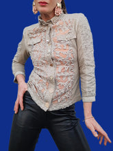 Charger l'image dans la galerie, Veste" Seconde" Maureen - Broderies et dentelle beige. Taille S, 36, 38. Elisa Cavaletti. Made in Italy