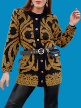 Charger l'image dans la galerie, Cardigan vintage Charline - Volutes moutarde et noir. Taille M, 38, 40.