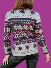 Charger l'image dans la galerie, Cardigan vintage Elvire - Flocons de neige et étoiles en laine. Taille M, 38, 40. Devernois