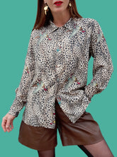 Charger l'image dans la galerie, Chemisier vintage Eugénie - Imprimé léopard et oies sauvages. Taille M, 38, 40. Christina Viva. Made in France.