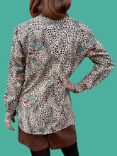 Charger l'image dans la galerie, Chemisier vintage Eugénie - Imprimé léopard et oies sauvages. Taille M, 38, 40. Christina Viva. Made in France.