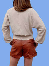 Charger l'image dans la galerie, Blouse vintage Barbara - Beige brodée de fleurs. Taille S, 36, 38. Franck Fils Paris