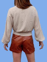 Charger l'image dans la galerie, Blouse vintage Barbara - Beige brodée de fleurs. Taille S, 36, 38. Franck Fils Paris