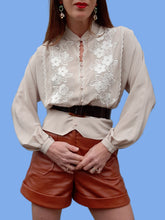 Charger l'image dans la galerie, Blouse vintage Barbara - Beige brodée de fleurs. Taille S, 36, 38. Franck Fils Paris