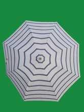 Charger l'image dans la galerie, Parapluie pliant vintage Vivianne - Gris clair à rayures. Pierre Vaux. Made in France.