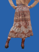 Charger l'image dans la galerie, Jupe vintage Sophia - Rayures à imprimé cachemire et fleurs. Taille XS, 34, 36. Burton