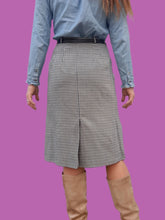 Charger l'image dans la galerie, Jupe vintage Belinda - Pure laine et carreaux vichy bleus et blancs.Taille XS, 34, 36. Gor-Ray. Made in UK