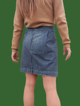 Charger l'image dans la galerie, Jupe "Seconde" Renée - En jean rayée à lacet. Taille L, 40, 42. Ralph Lauren. Made in China.