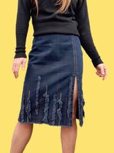 Charger l'image dans la galerie, Jupe en jean "Seconde" Elsa - Denim à frange. Fendue. Taille L, 40, 42. Trusardi Jeans. Made in Italy.