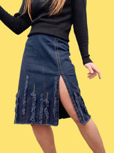 Charger l'image dans la galerie, Jupe en jean "Seconde" Elsa - Denim à frange. Fendue. Taille L, 40, 42. Trusardi Jeans. Made in Italy.