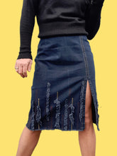 Charger l'image dans la galerie, Jupe en jean "Seconde" Elsa - Denim à frange. Fendue. Taille L, 40, 42. Trusardi Jeans. Made in Italy.