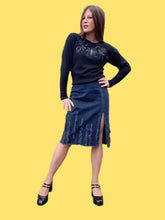 Charger l'image dans la galerie, Jupe en jean "Seconde" Elsa - Denim à frange. Fendue. Taille L, 40, 42. Trusardi Jeans. Made in Italy.