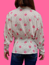 Charger l'image dans la galerie, Chemisier vintage Laure - Blanc à pois roses et flammes irisées. Taille M, 38, 40. Lenvol Paris. Made in France.