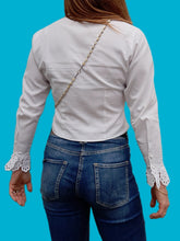 Charger l'image dans la galerie, Chemisier vintage Esmée - Avec dentelle ajourée. Taille XS, 34, 36. Enara Camice. Made in Italy.