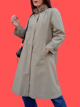 Charger l'image dans la galerie, Trench-coat vintage Adèle - Vert kaki doublé et fourrure fantaisie. Taille S, 36, 38. JK Viola. Made in France